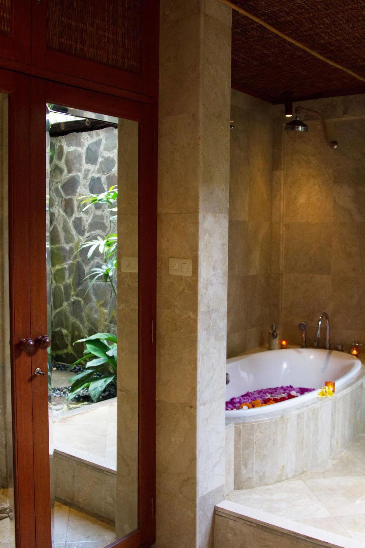 Villa Gaia Ubud Exteriör bild