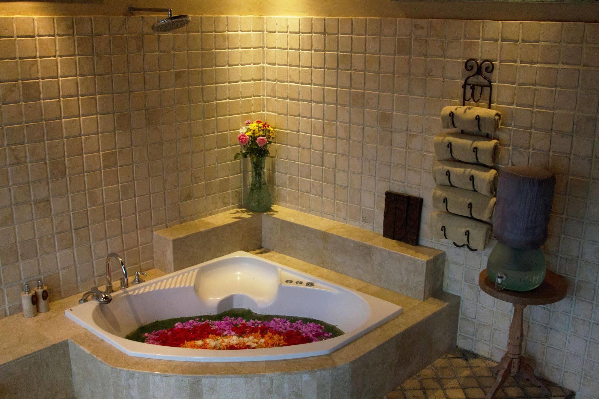 Villa Gaia Ubud Exteriör bild
